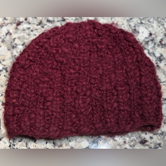 Eddie Bauer Burgundy Cable Knit Beanie Hat One Size

￼ - Picture 2 of 3